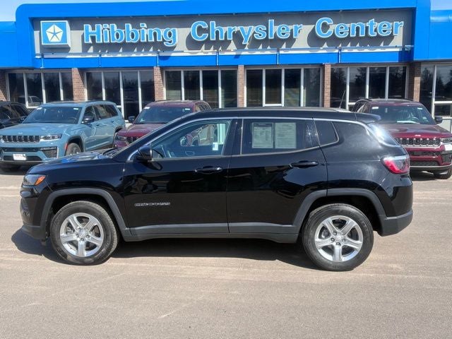 2024 Jeep Compass Latitude in Diamond Black Crystal Pearlcoat — front three-quarter view